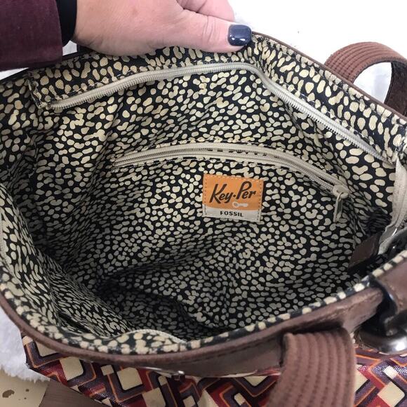 Fossil Red Shoulder Bag with Geometric Design - Picture 5 of 7